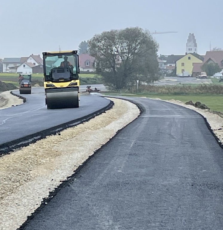 Radlweg EU Teerschicht am 30.10.2024 - Manfred Sterz